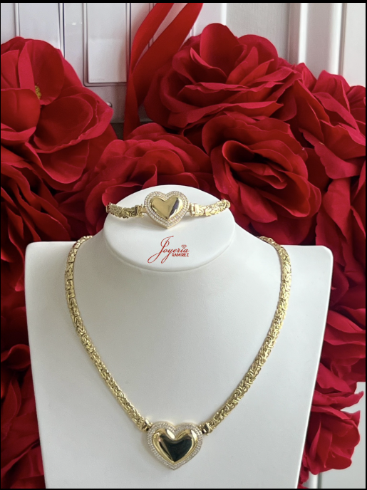 Heart-shaped gold jewelry set