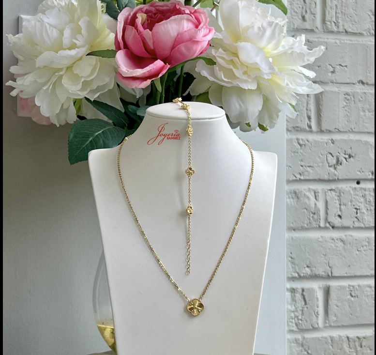 Clover Lariat
